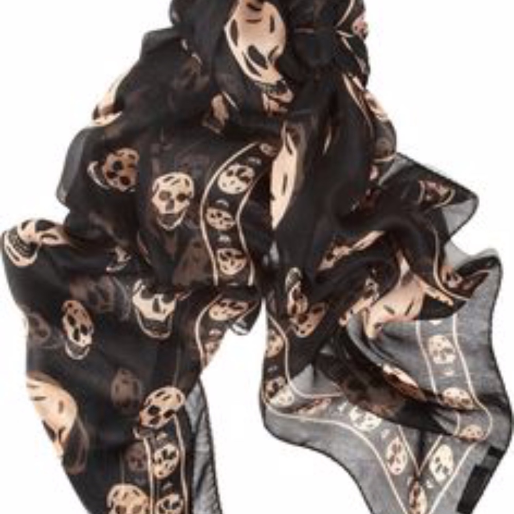 Silk Alexander mcqueen scarf- black and gold skull